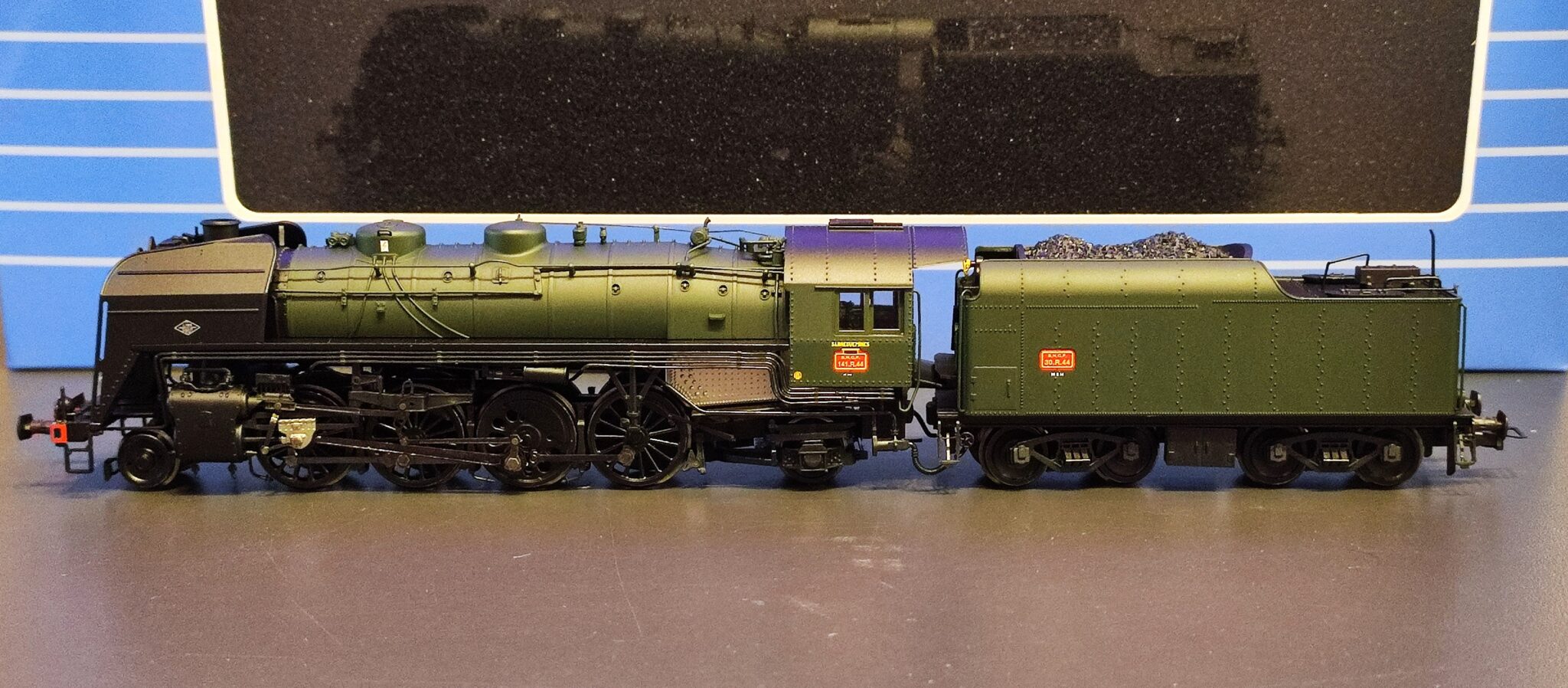 JOUEF LOCOMOTIVE VAPEUR 141 P Mikado tender charbon 36 P ref 8269 boite