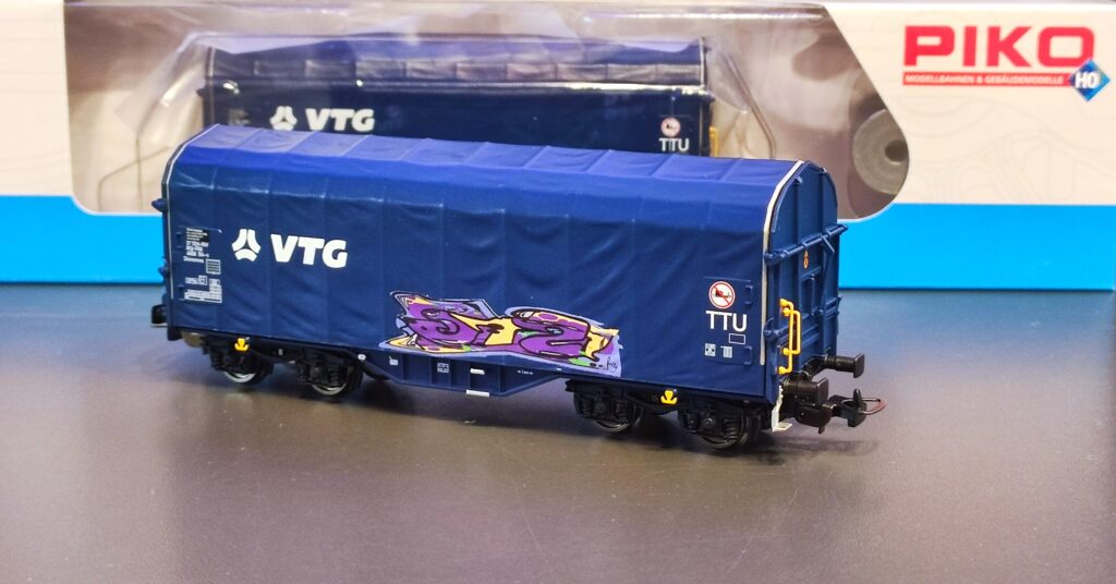 Wagon court bâché - LOGSERV - x3 (échelle Z) AZAR Models AZA-W03-LSP Wagon court bâché - LOGSERV - x3 (échelle Z) AZAR Models AZA-W03-LSP